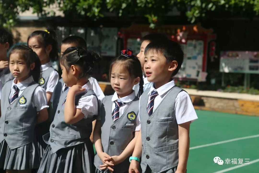 幸福园来了一群小客人_小朋友