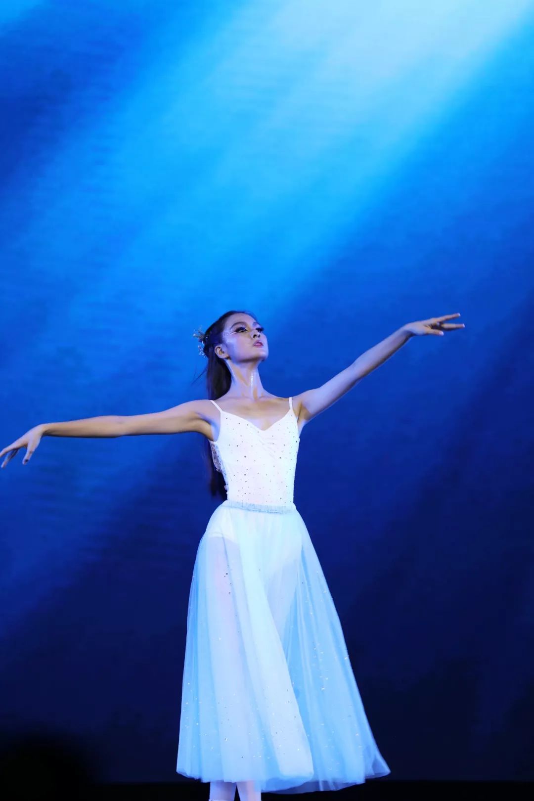 清华附中国际部学生自创舞剧小美人鱼演出预告thisdancemedleyofthe