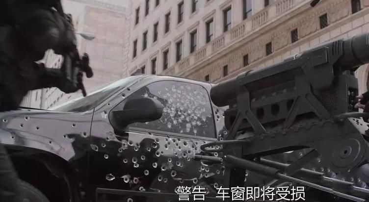 神盾局局长尼克·弗瑞受到冬兵攻击时所乘坐的座驾,正是这台雪佛兰sub