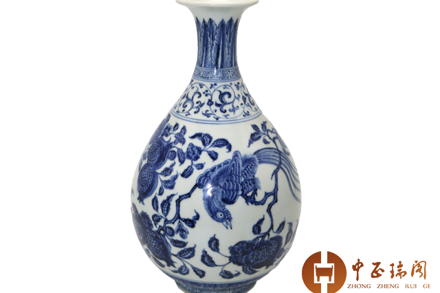 大明宣德年青花玉壺春瓶青い花柄の陶器製花瓶高さ26ｃｍ口径8ｃｍ整理品 A rare blue and white 'floral' stem cup, Mark and period of Xuande |