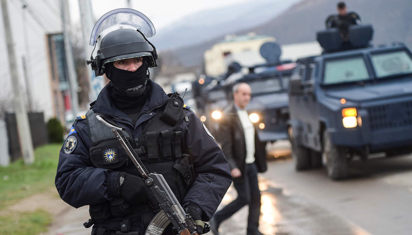 科索沃打黑抓了俄罗斯人塞尔维亚军队进入战备状态