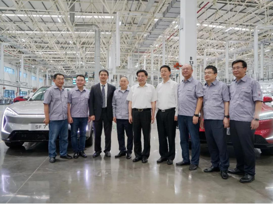 苗圩调研金康seres两江智能工厂强调要将核心技术掌握在自己手里