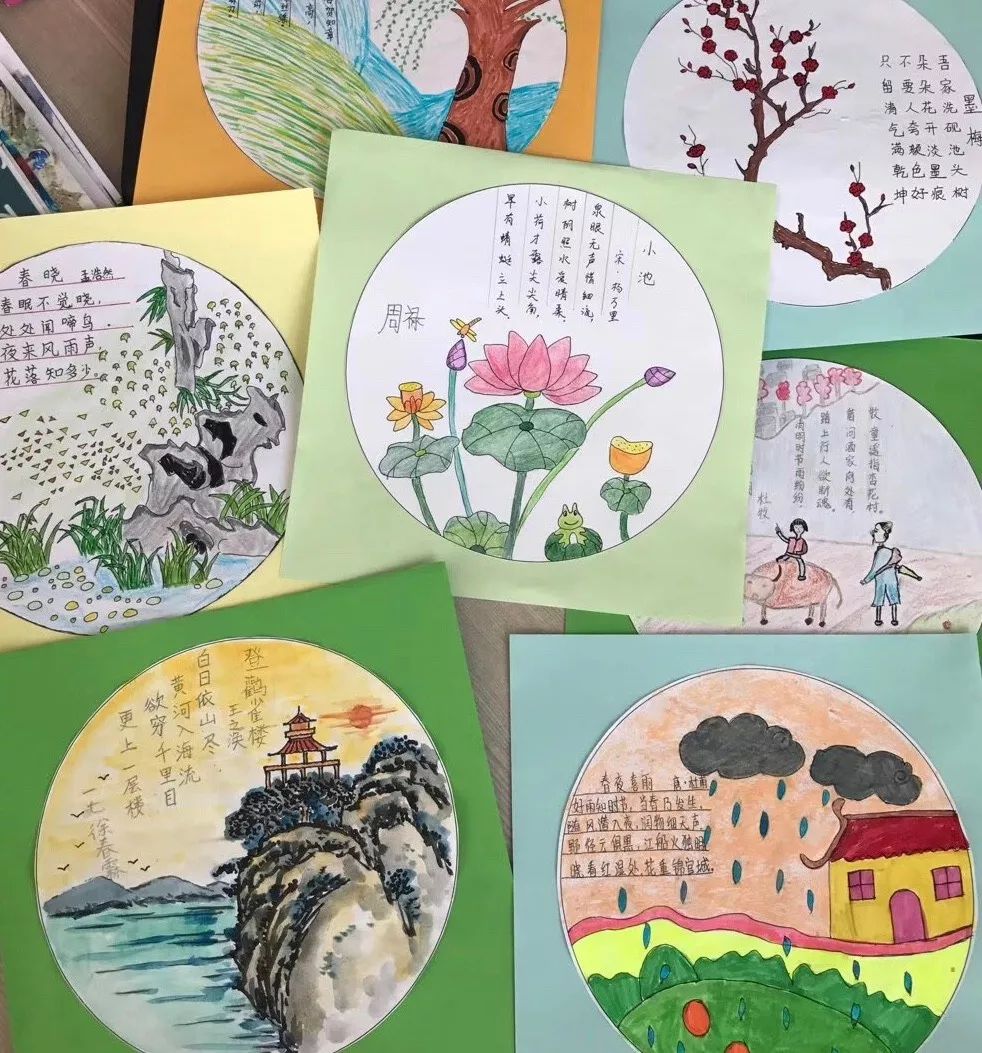 看,在二年级八班孩子们灵巧的双手下,一个个空白的纸盘瞬间精彩万分