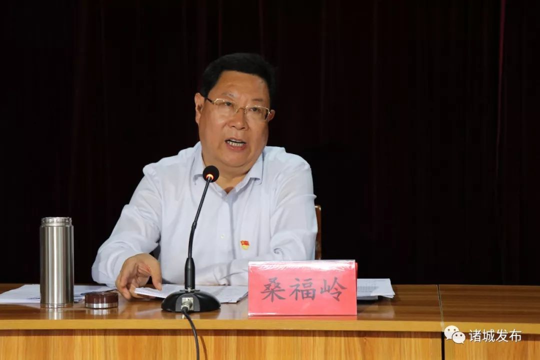 市委书记桑福岭指出,深化农村人居环境整治和美丽乡村建设,是落实中央