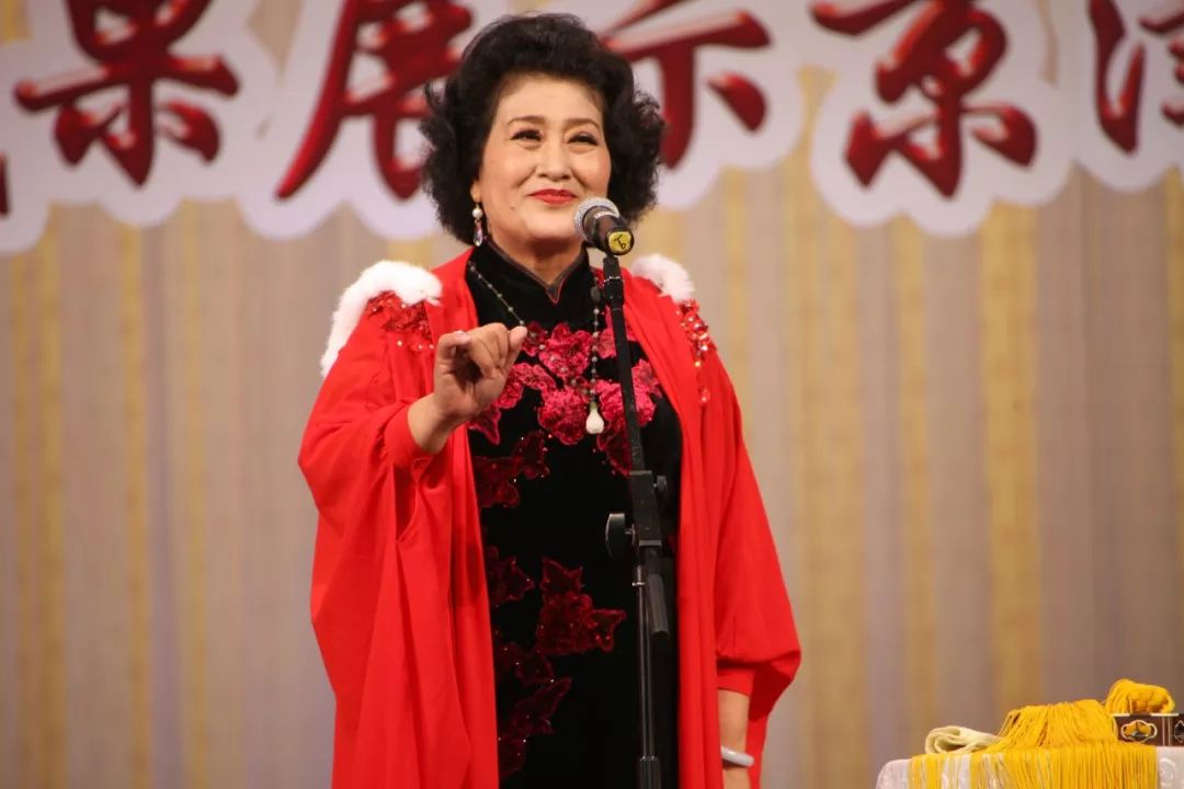 表演者:刘秀梅伴 奏:郑立文京韵大鼓《子期听琴》片段 表演者:张秋萍