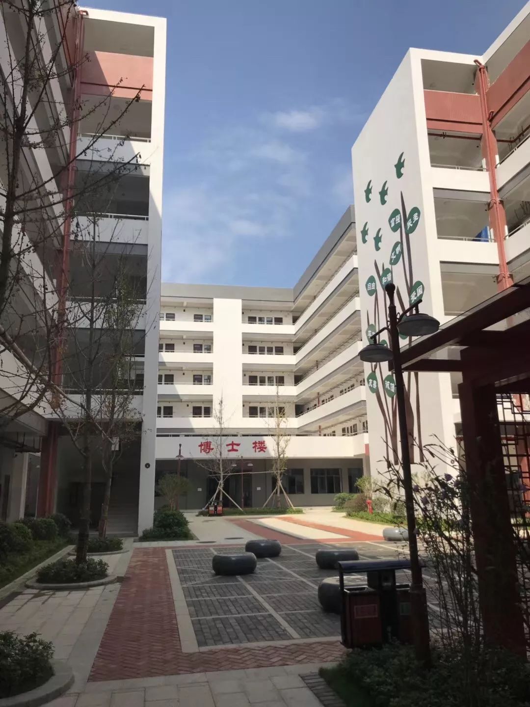 桂林市临桂区麓湖小学图片