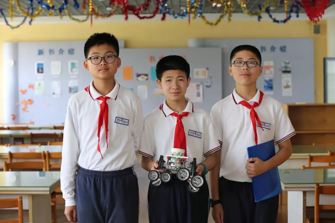 探月圆梦创新无尽记上宝中学2018学年校园科技周