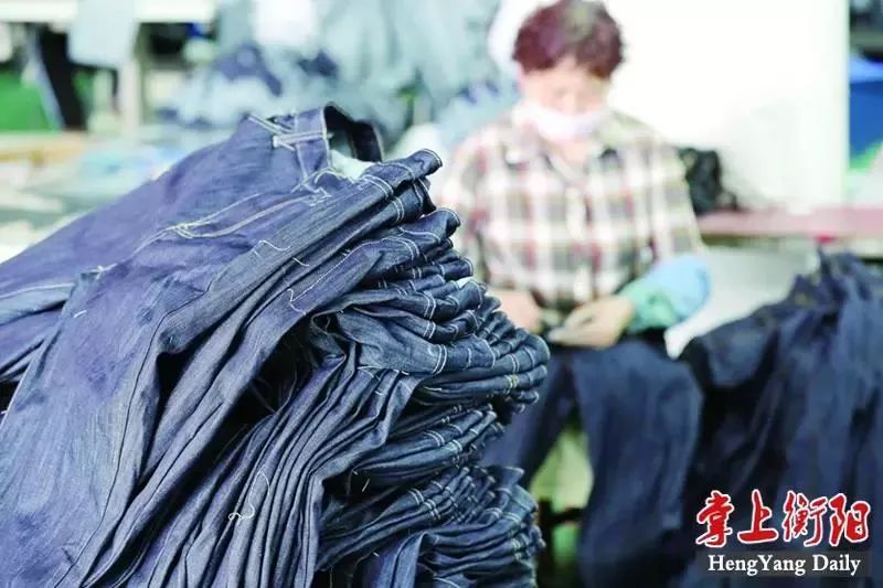 25家纺织服装厂签约湖南常宁:年产值1000亿,将带动10万人就业!