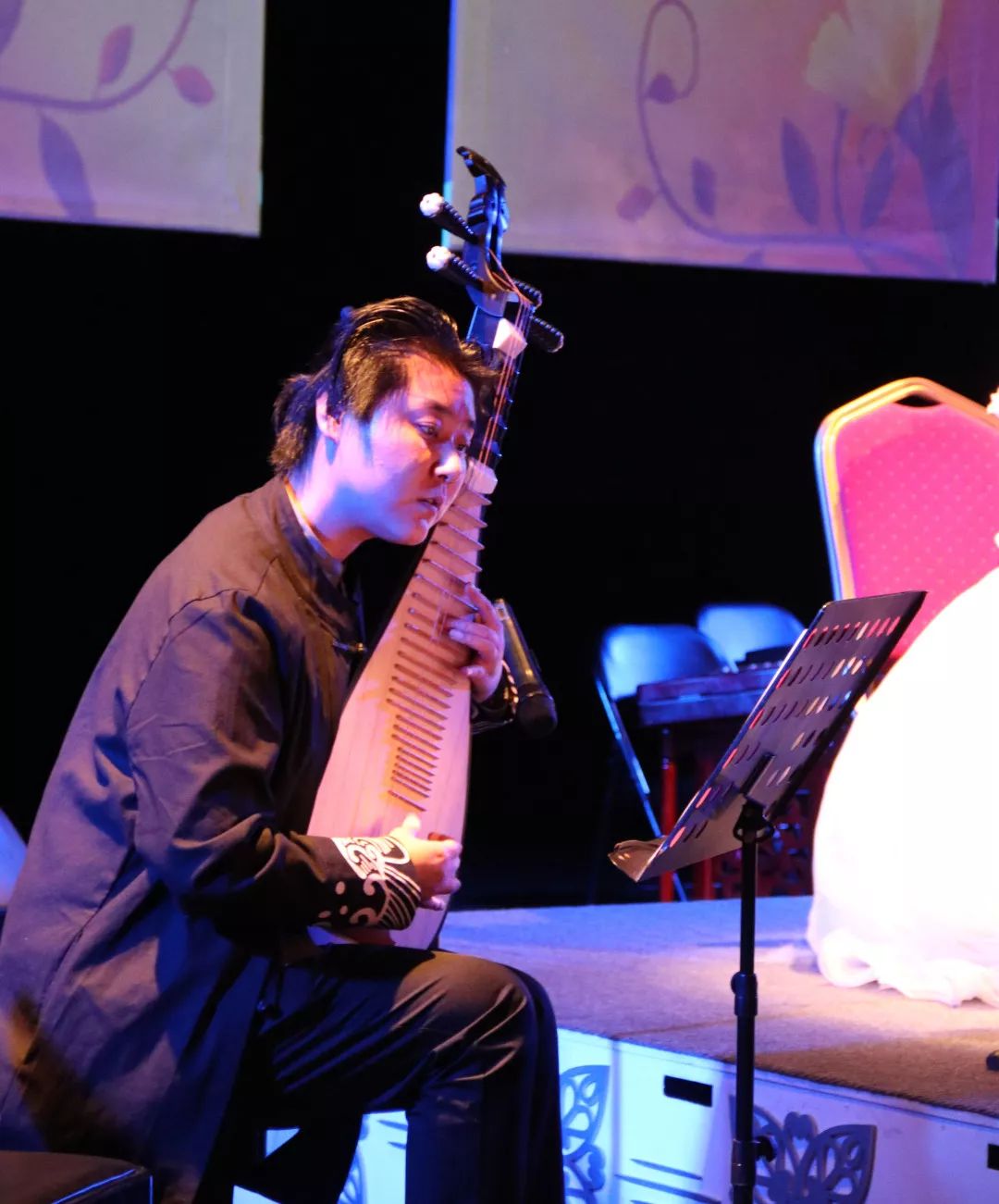 艺术馨香丨有情怀的天问民乐女神