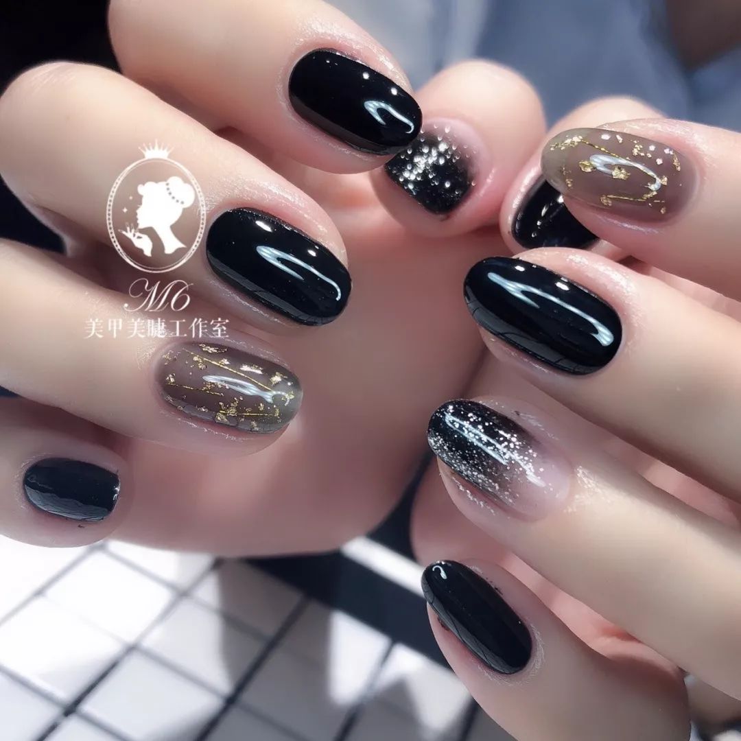 夏天做黑色美甲帅翻天了!关键还显白!