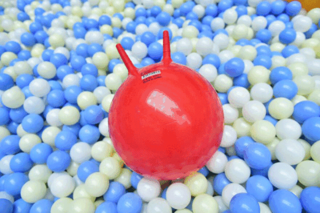 5米魔鬼大滑梯,网红粘粘乐超嗨蹦床,ufo倒球机无敌风火轮,坠入海绵坑