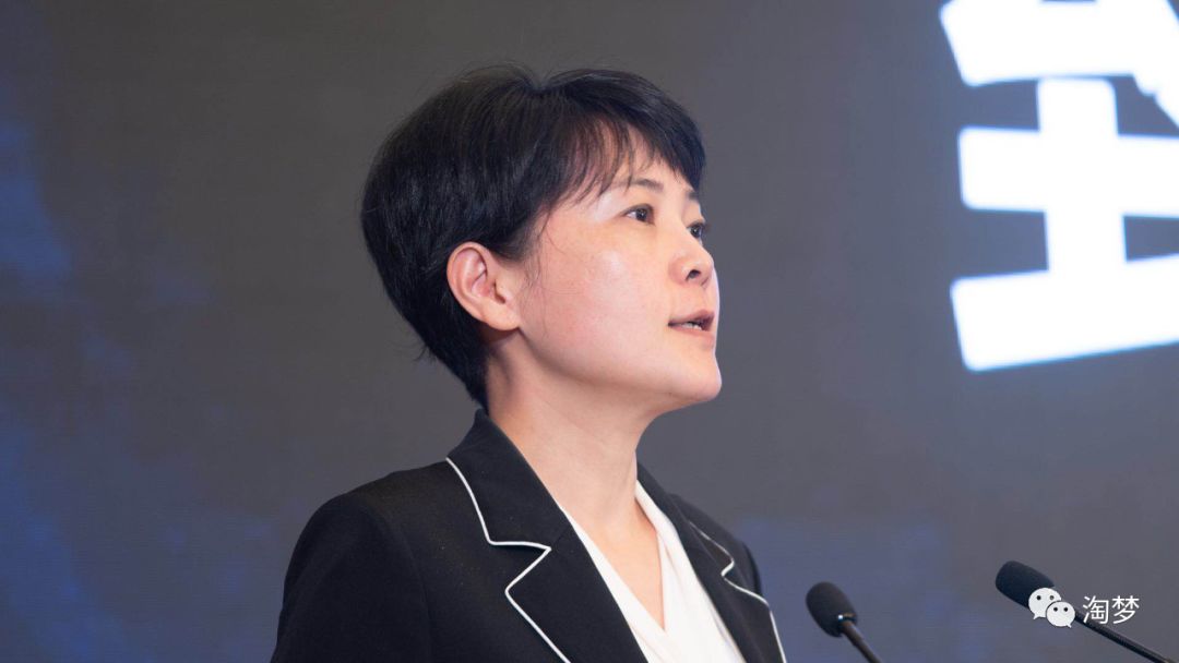 国家广播电视总局科技司副司长孙苏川,成都市人民政府副市长敬静发表
