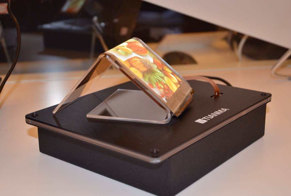 折叠屏面板又多了一项选择,天马折叠手机面板正式亮相