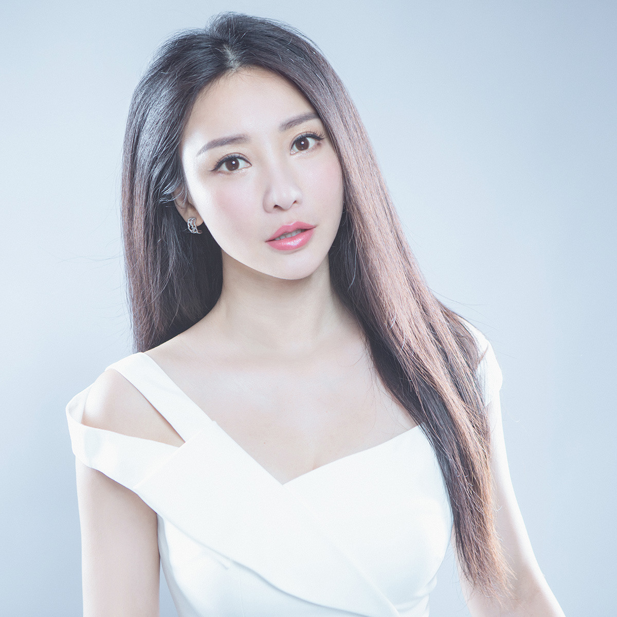 5月31日,她将现身江苏如皋,出席2019"心动一下"互联网星光盛典,携手