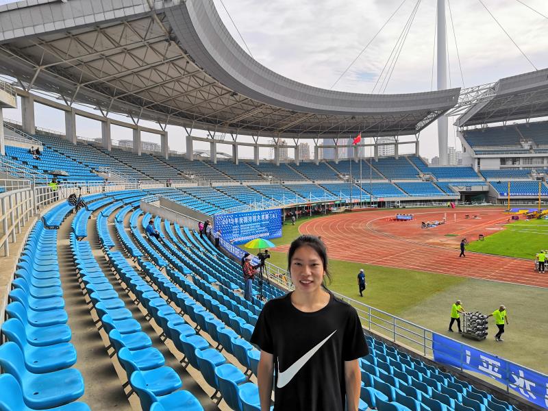 郑州科技学院女飞人张曼再夺全国田径大奖赛100米桂冠