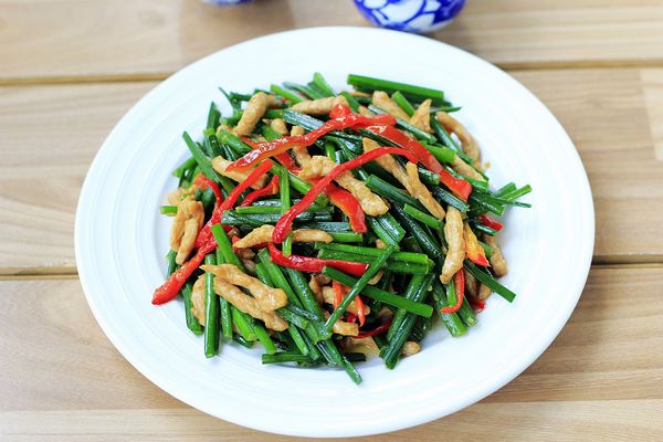 现在正吃它,鲜美脆嫩真好吃,错过就再等半年了_韭菜