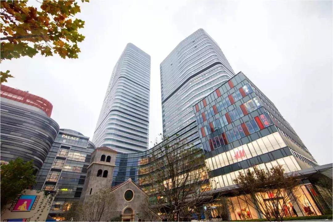 上首例在同一座城市建造的第二座来福士项目——上海长宁来福士广场