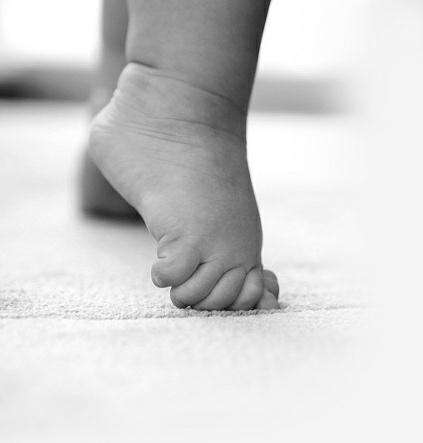 西安交大一附院廉民学脑瘫儿足尖走路的家庭康复训练方法