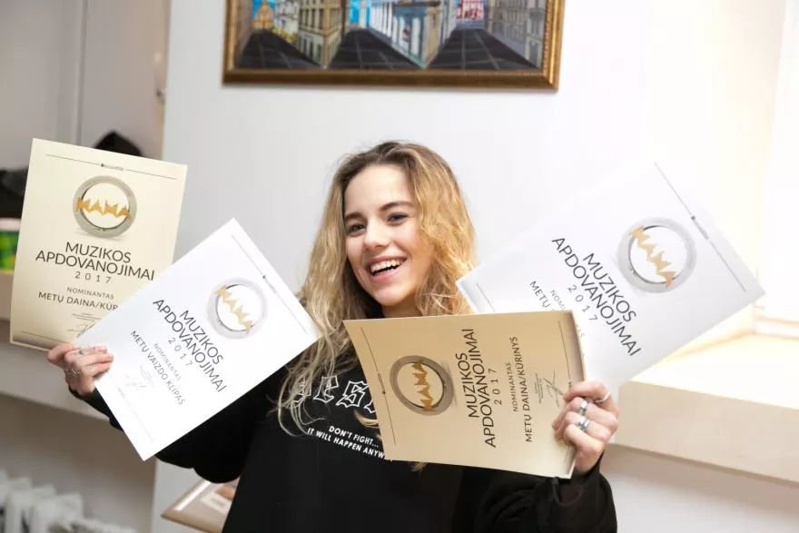 superstar超级巨星歌手beatrich与氪星演员wallisday在中国的最爱