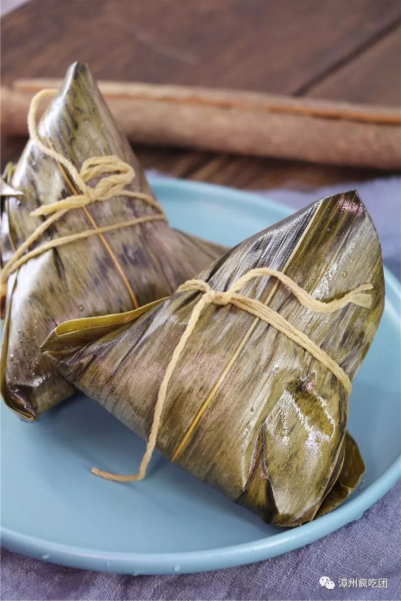 剥开它那墨绿外衣,一股浓烈香气扑鼻而来实力演绎华丽的粽子旋风~料足