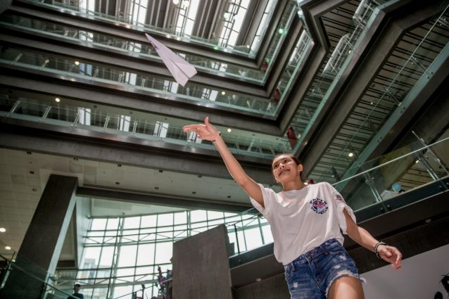 好玩有趣的纸飞机比赛正式拉开序幕!