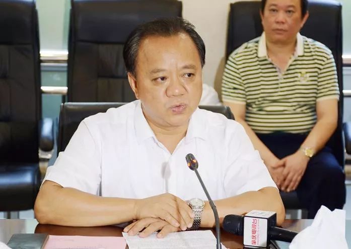 "曹伟光局长在致辞中强调,互联网医院是广东省建设高水平医院"登峰