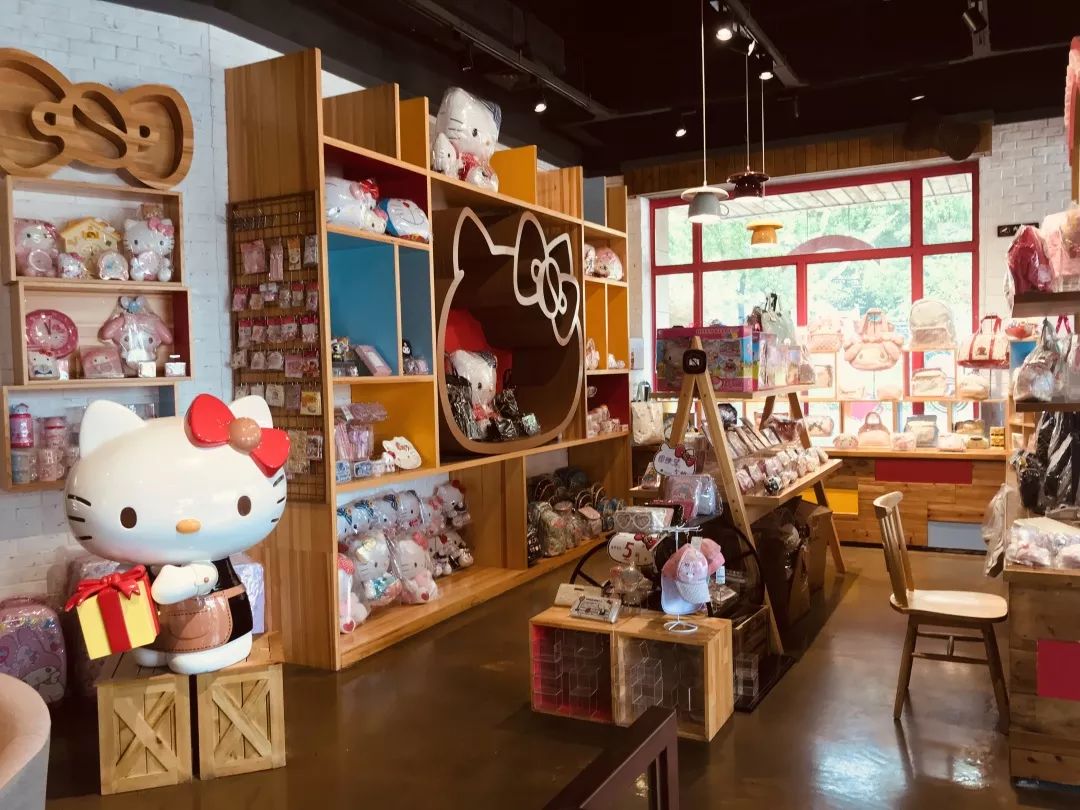 武汉首家正版授权hellokitty主题餐厅来了98元抢原价248元23人套餐