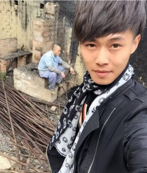 快手上几乎所有的网红都是靠炒作而活着的,但有一个人例外,那就是许华