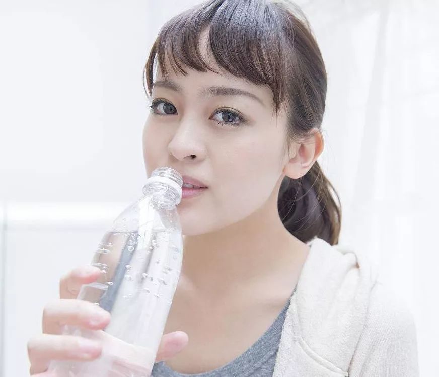 爱生病的女人佩戴什么好(爱生病的女人佩戴什么好金)