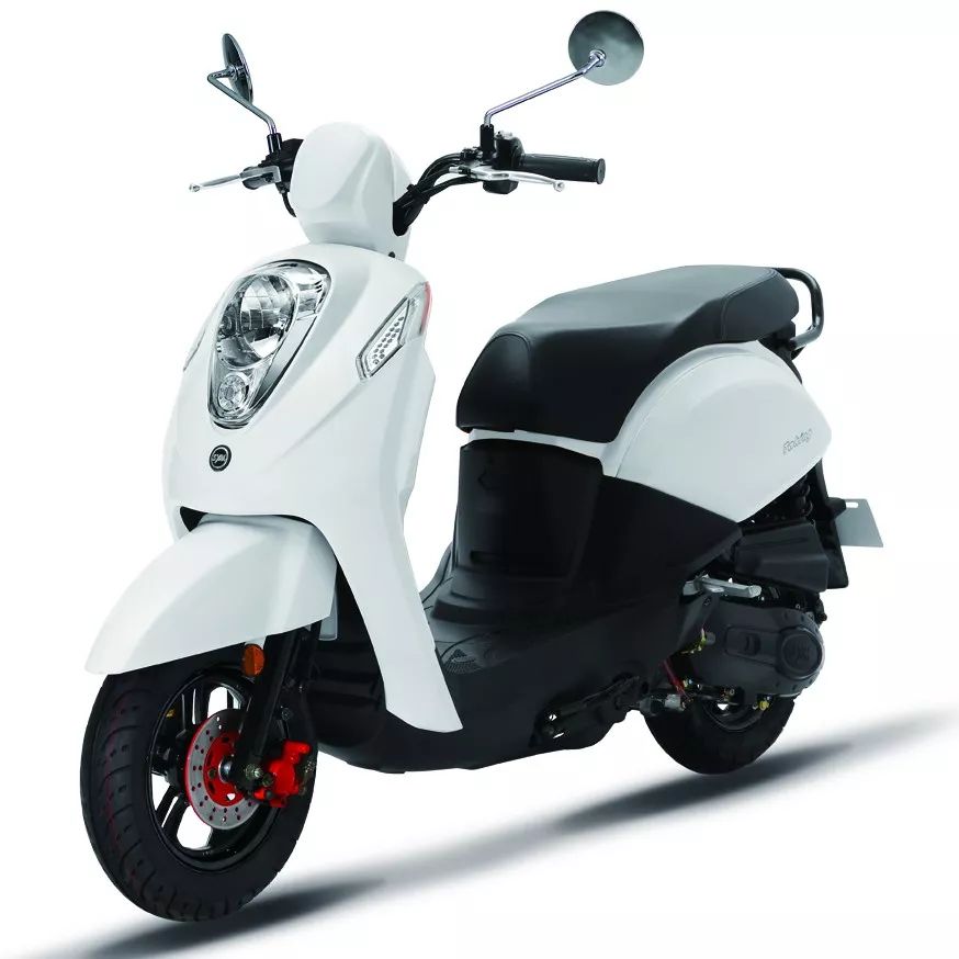 taking110i采用110cc三阳tsp高效发动机,最大功率5.5kw,最大扭矩7.3n.