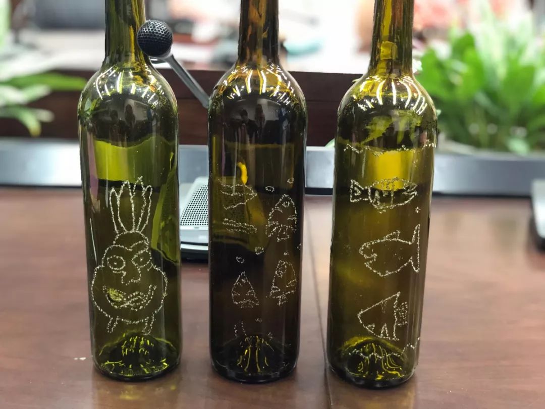 资讯垃圾分类变废为宝酒瓶雕刻制作体验课程圆满完成