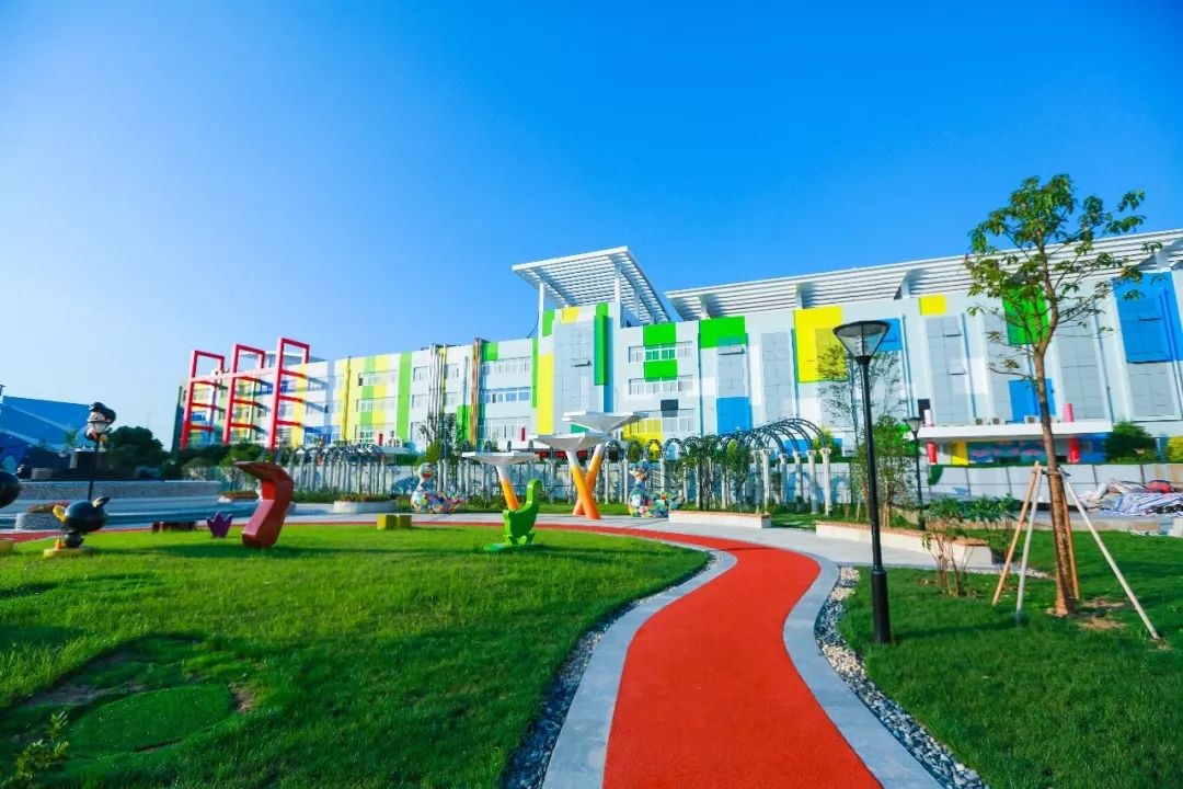 周黑鸭总部学习之旅除了震撼还收获了智慧与美味