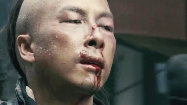 十月围城沈重阳毅然决然的冲向马匹成功争取了时间