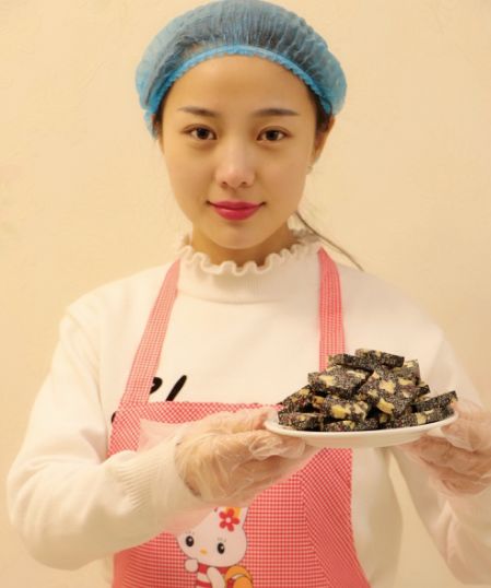 早晚这样吃阿胶,既补气血还抗衰老,一不小心就年轻10岁!