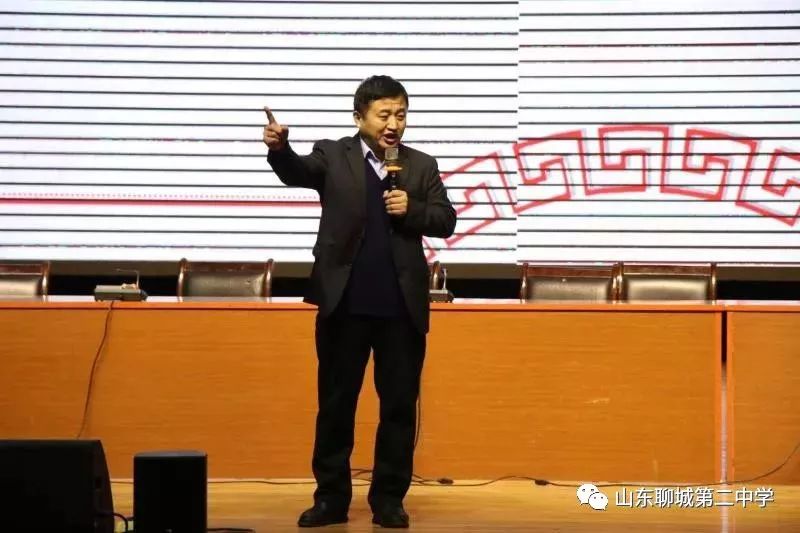 立志正能量聊城二中校长助理文苑高中校长郭立志专题片