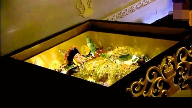 当打开慈禧棺材时竟然躺着是大美女小伙子拿走夜明珠时变骷髅