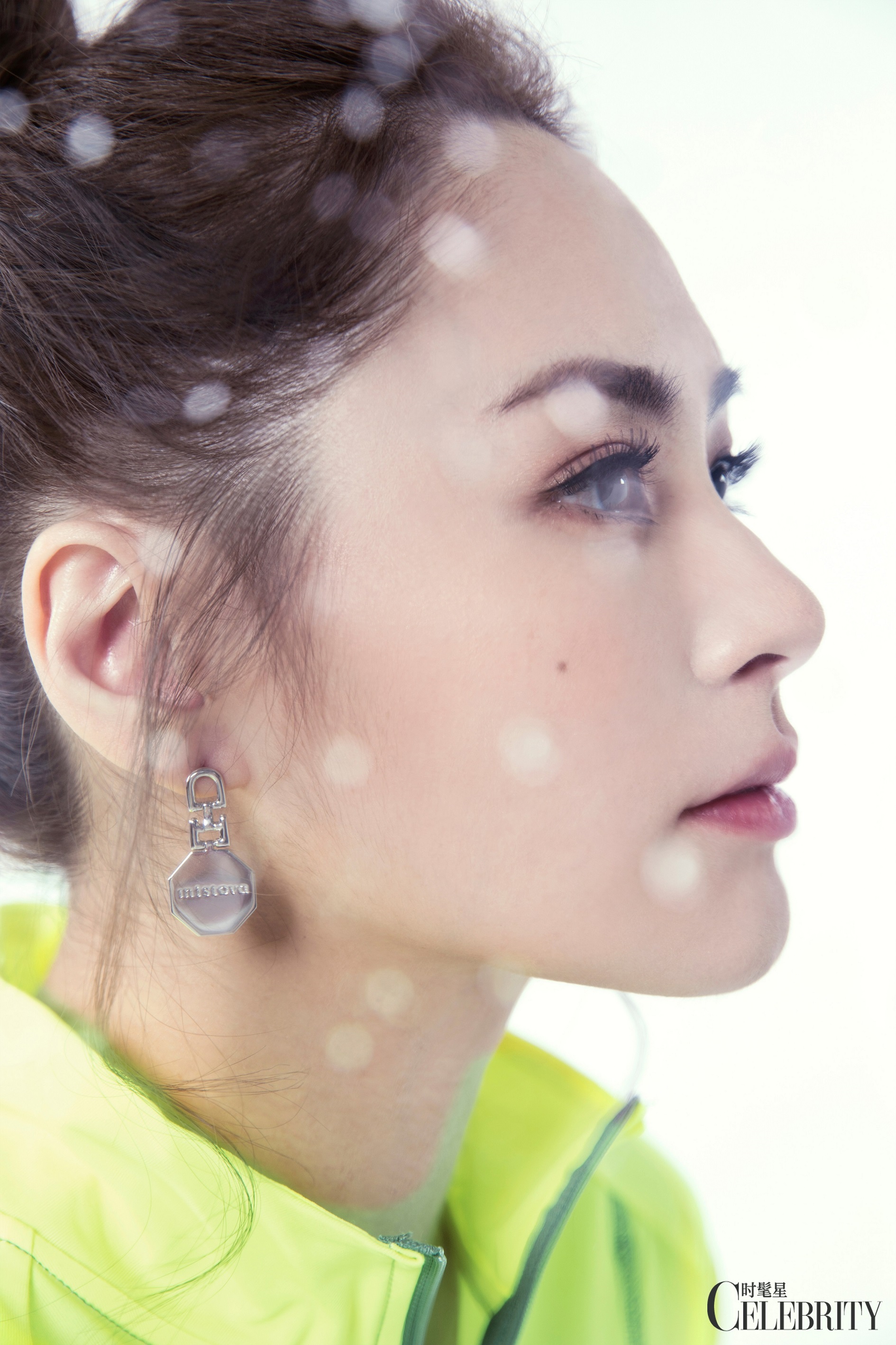 钟欣潼最新美图来袭多重look风格不设限