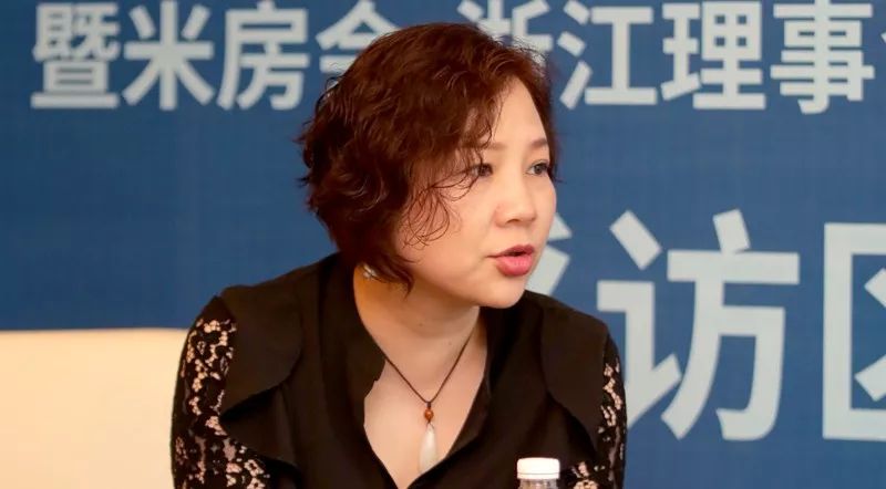 齐丽:借力互联网资源提升门店服务能力在本次会议期间,米内网记者采访