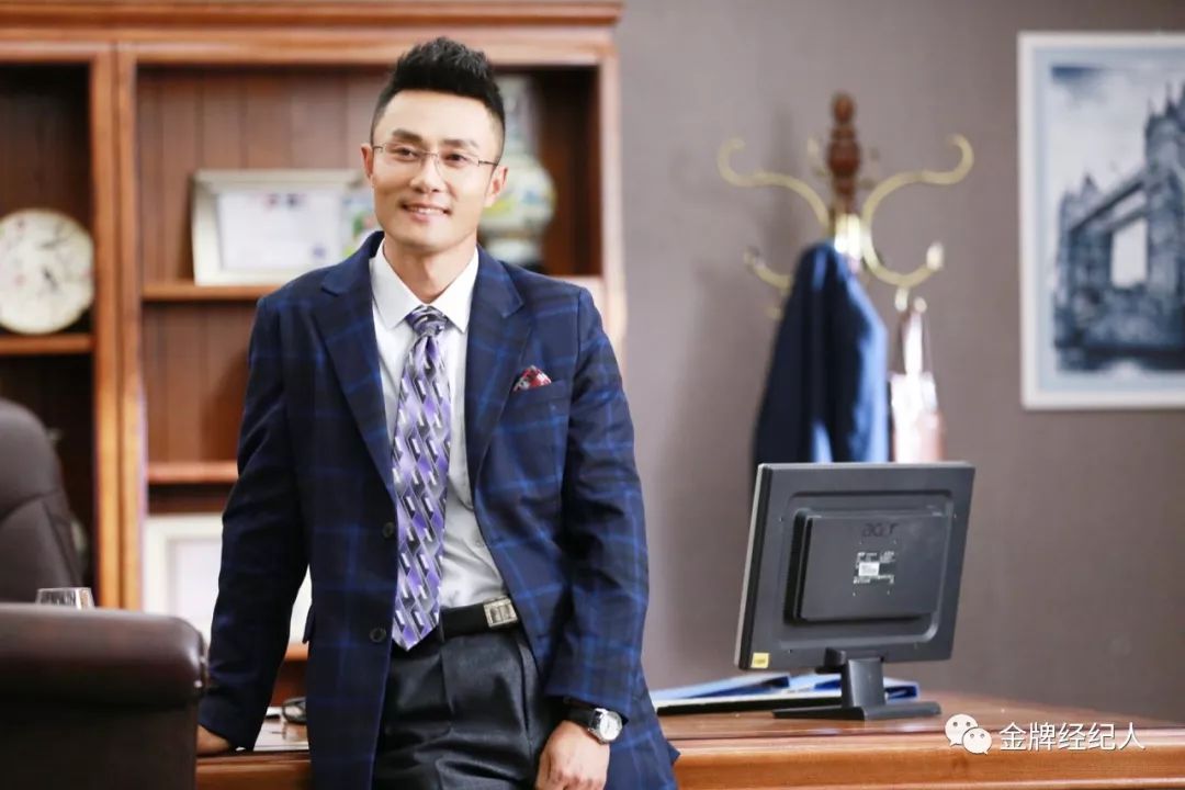 章贺的月亮与六便士