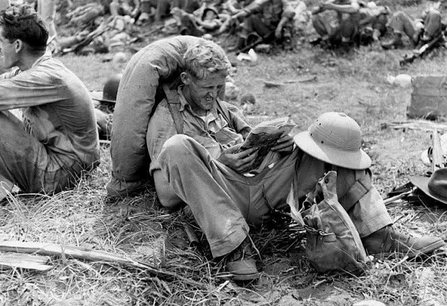 二战后期,瓜岛战役被包围的日军有多饿?总部下令:不许吃战友!