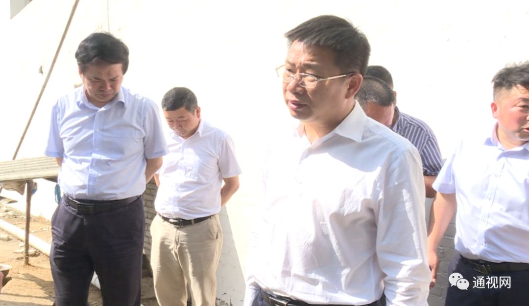 刘明灯认清形势积极作为确保厕所革命工作如期完成