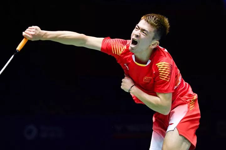 苏杯十宗"最"】郑思维重压下发球下网 王懿律大度让队友上领奖台_比赛