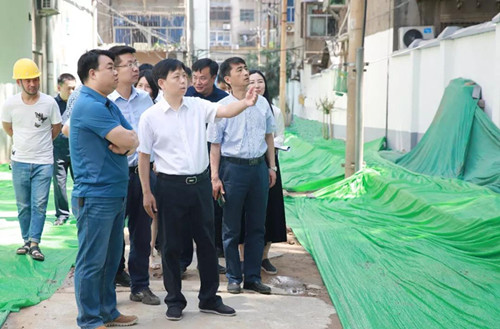 上街区区长耿勇军调研老旧小区提升改造工作