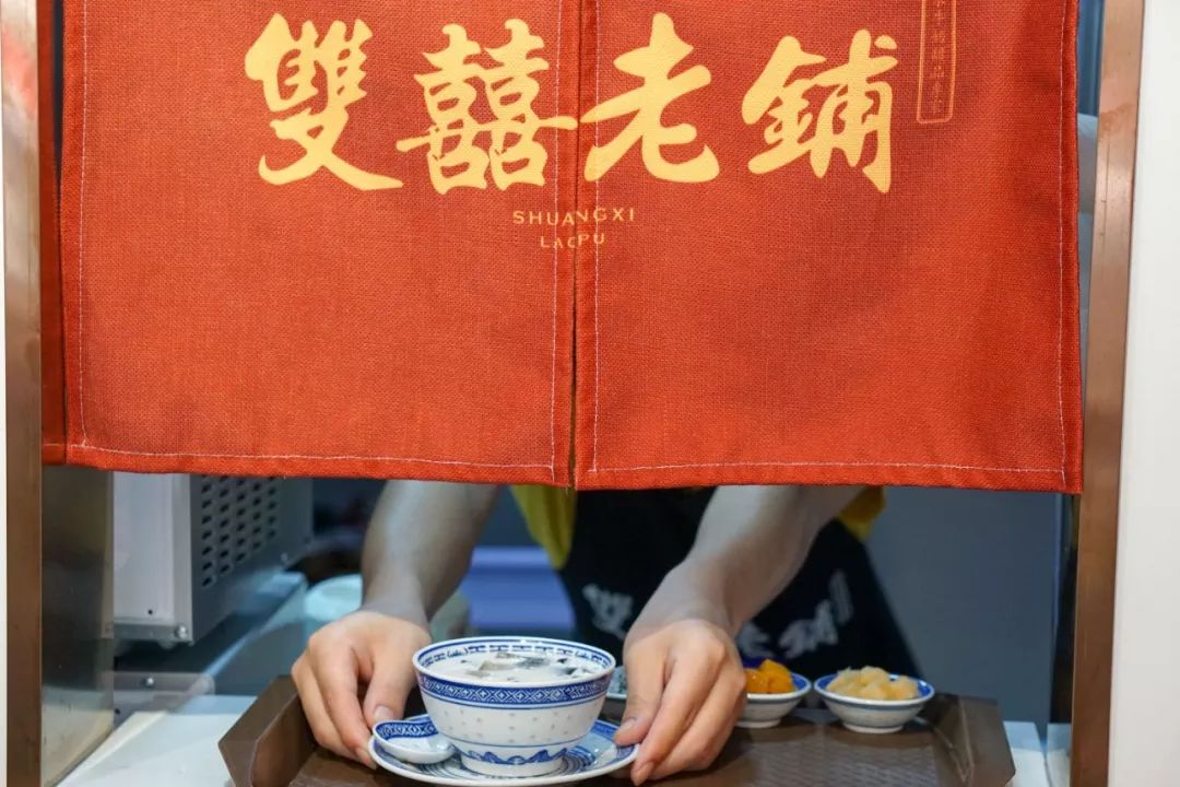 广东老字号糖水铺来金山啦人均30吃到奶中之王