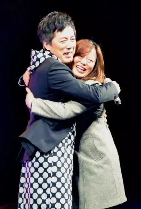 他唱着最苦的情歌,却拥有最美的爱情…_张宇