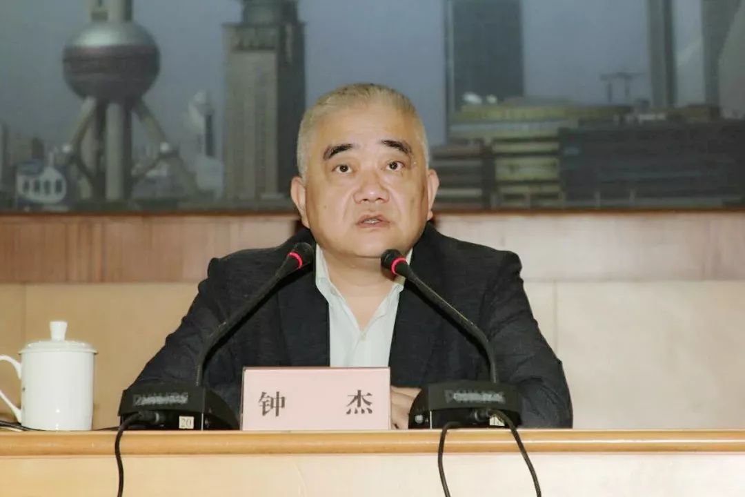 市民防办党组书记,主任钟杰同志主持并讲话.民防双月论坛