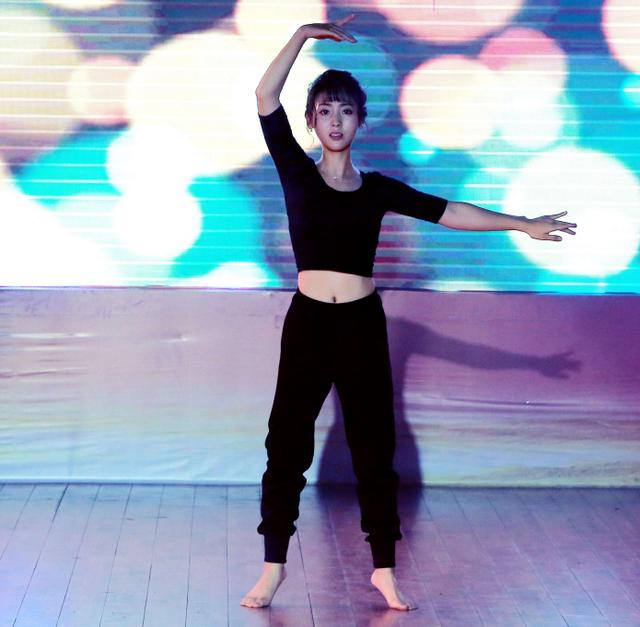 邢菲倍轻松 灵气少女司徒末的双眼藏满了故事