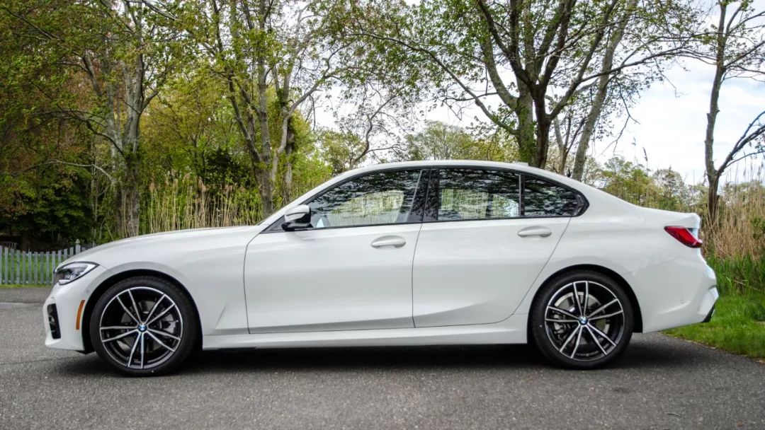 比后驱版本快03秒四驱全新宝马330i技惊四座