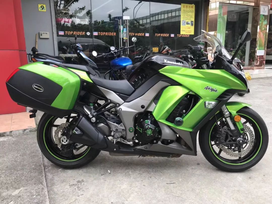 转让上海2014大贸川崎z1000sx街车带改件边箱