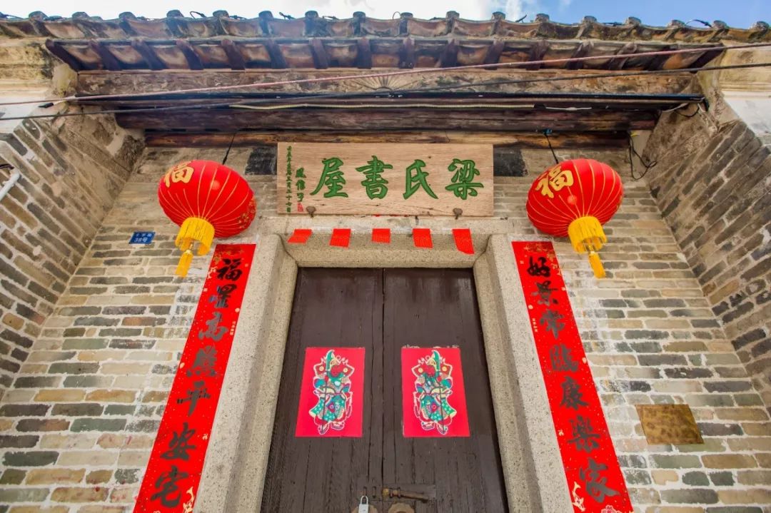 大鹏所城始建于▽在这里可以整整玩上一天夏天必打卡的海滩庄严静谧的